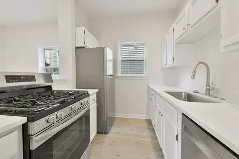 39 Middle St #1, Boston, MA 02127