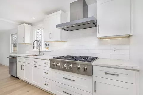 4 Ruby Ave, Marblehead, MA 01945 photo 4