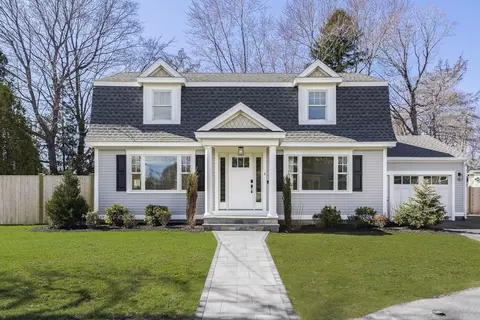 4 Ruby Ave, Marblehead, MA 01945 photo 2