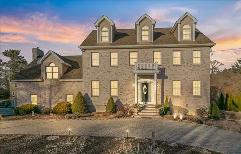 66 Adams St, Wilmington, MA 01887