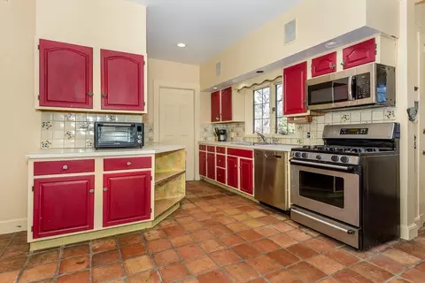 Kitchen - 240 Chapman St, Canton, MA 02021 photo 2 of 2