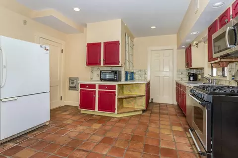 Kitchen - 240 Chapman St, Canton, MA 02021 photo 1 of 2