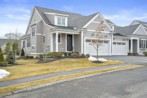 8 Callahan Dr #120, Framingham, MA 01701