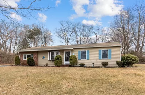 56 Foley Beach Rd, Hingham, MA 02043