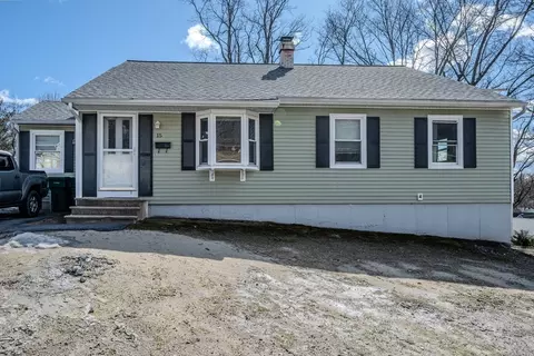 15 Fidler Ter, Lowell, MA 01850