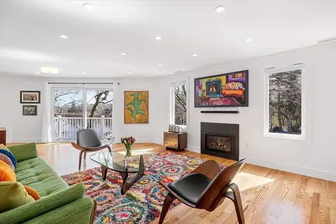Living - 69 Pointe Rok Dr #69, Worcester, MA 01604 photo 3 of 4