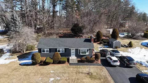 5 Biscayne Dr, Billerica, MA 01821