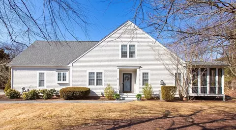 31 Stratford Rdg #31, Mashpee, MA 02649