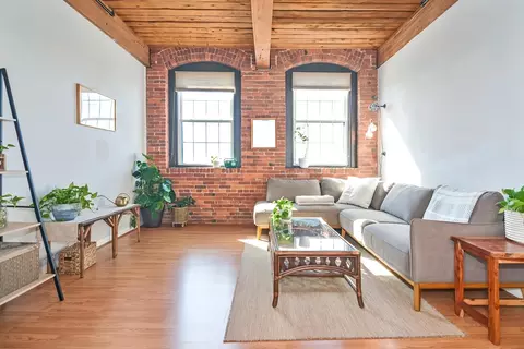 50 Rantoul St #305, Beverly, MA 01915
