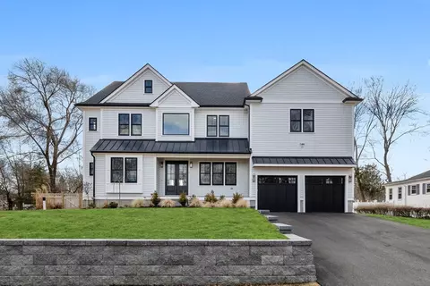 7 Edward Ave S, Lynnfield, MA 01940