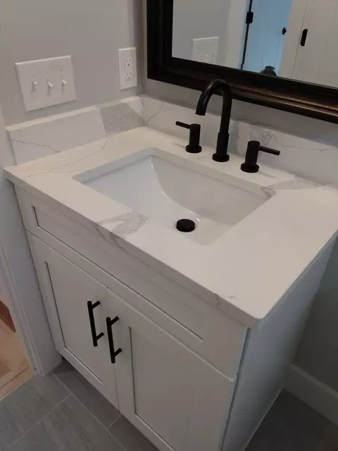 Bath - 55 Eastern Ave, Deerfield, MA 01342 photo 2 of 3