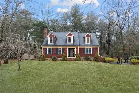 26 Marilyn Way, Halifax, MA 02338