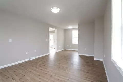 182 Jasper St, Springfield, MA 01109 photo 9