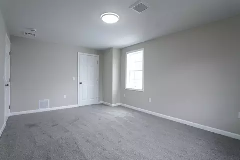 182 Jasper St, Springfield, MA 01109 photo 11