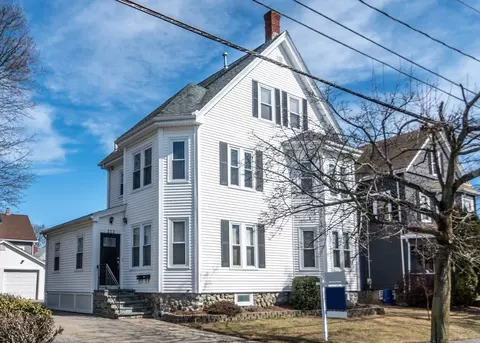222 Ash St #2, Waltham, MA 02452