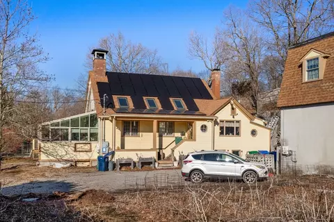 103 Thurston Rd, Newton, MA 02464