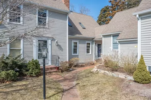 11 Center Pl #C, Orleans, MA 02653