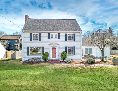 45 Bancroft Rd, Melrose, MA 02176