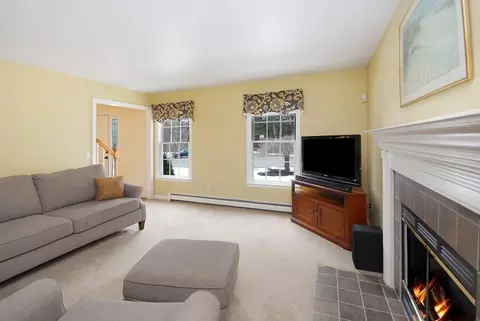 7 Carriage Ln, Maynard, MA 01754 photo 18