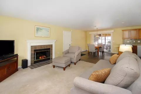 7 Carriage Ln, Maynard, MA 01754 photo 16