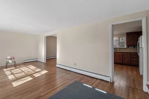Living - 10 Conner Rd, Beverly, MA 01915 photo 3 of 4