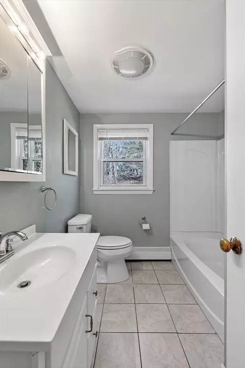 Bath - 10 Conner Rd, Beverly, MA 01915 photo 1 of 2