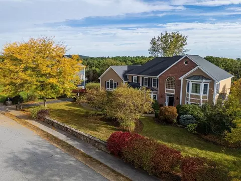 108 Windkist Farm Rd, North Andover, MA 01845
