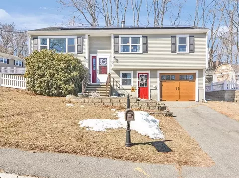 2 Fox Rd, Woburn, MA 01801