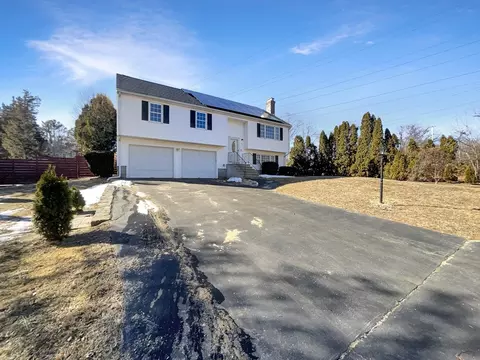 10 Venice St, Milford, MA 01757