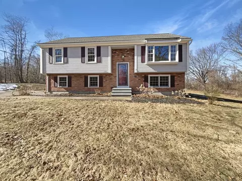 174 Bent St, Franklin, MA 02038