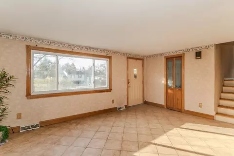50 Drumlin Rd, Springfield, MA 01108 photo 5