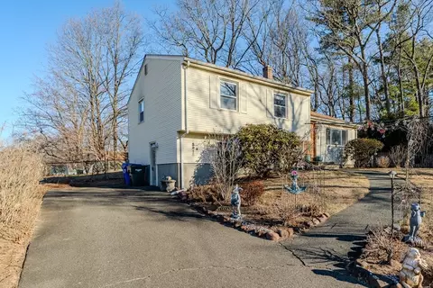 50 Drumlin Rd, Springfield, MA 01108 photo 3