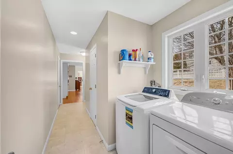 Entry Way - 26 Gates Ave, Springfield, MA 01118 photo 1 of 3