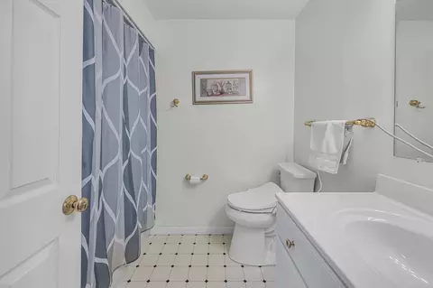 Bath - 26 Gates Ave, Springfield, MA 01118 photo 4 of 4