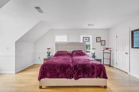 Bedroom - 26 Gates Ave, Springfield, MA 01118 photo 1 of 5