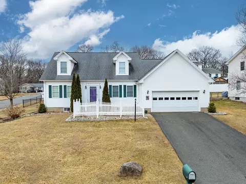 26 Gates Ave, Springfield, MA 01118
