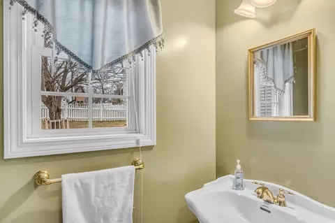 Bath - 26 Gates Ave, Springfield, MA 01118 photo 1 of 4