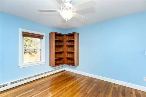 Bedroom - 8 Donegal Cir, Danvers, MA 01923 photo 2 of 4