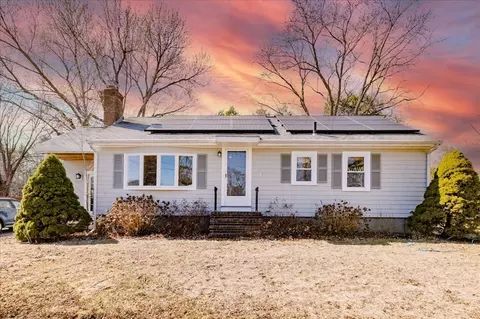8 Donegal Cir, Danvers, MA 01923