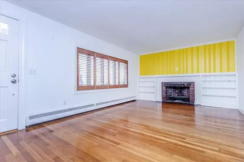 Living - 8 Donegal Cir, Danvers, MA 01923 photo 1 of 6