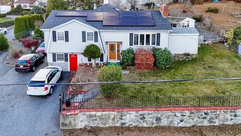 439 Butman Rd, Lowell, MA 01852