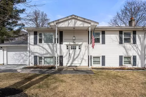 4 Malloy St, Medway, MA 02053