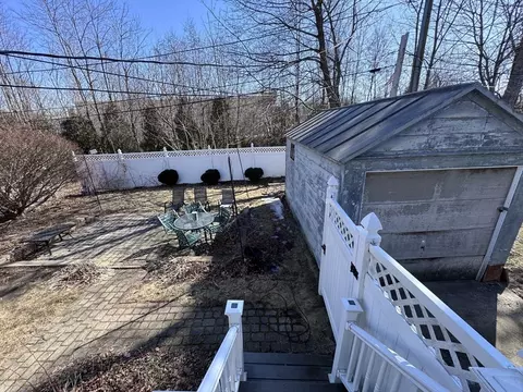 Exterior - 37 Mann St, Worcester, MA 01602 photo 8 of 9
