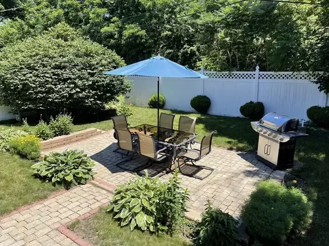 Exterior - 37 Mann St, Worcester, MA 01602 photo 7 of 9