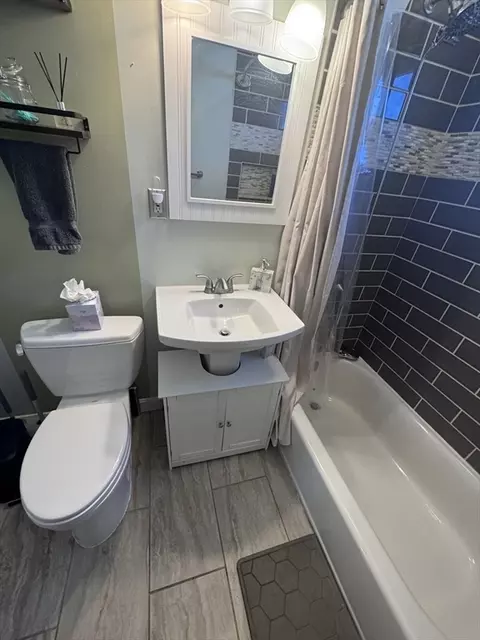Bath - 37 Mann St, Worcester, MA 01602 photo 2 of 2