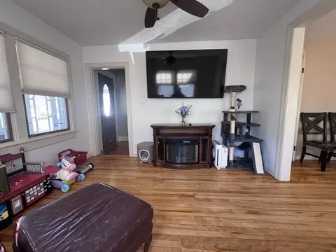 Living - 37 Mann St, Worcester, MA 01602 photo 2 of 3