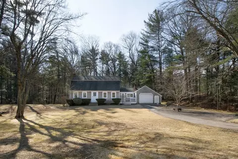 34 Old Cart Path Ln, Pembroke, MA 02359