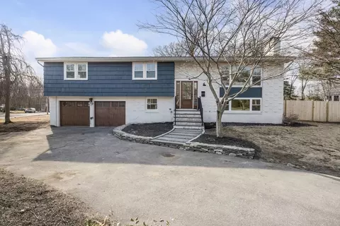 4 Westover Pkwy, Norwood, MA 02062