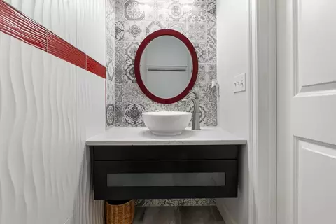 Bath - 100 Kirkbride Dr #227, Danvers, MA 01923 photo 3 of 4