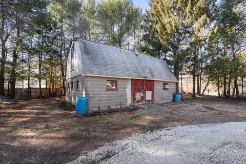 27 Fairview Ave, Dudley, MA 01571 photo 22
